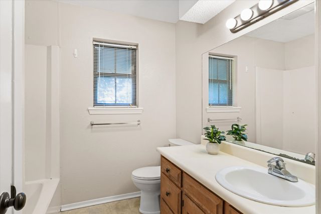 322 Juanita Avenue, Wills Point, TX 75169