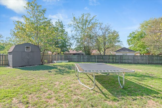 322 Juanita Avenue, Wills Point, TX 75169