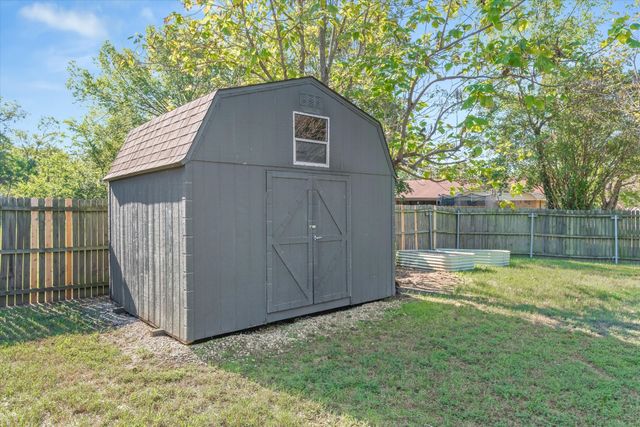 322 Juanita Avenue, Wills Point, TX 75169