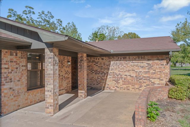 322 Juanita Avenue, Wills Point, TX 75169