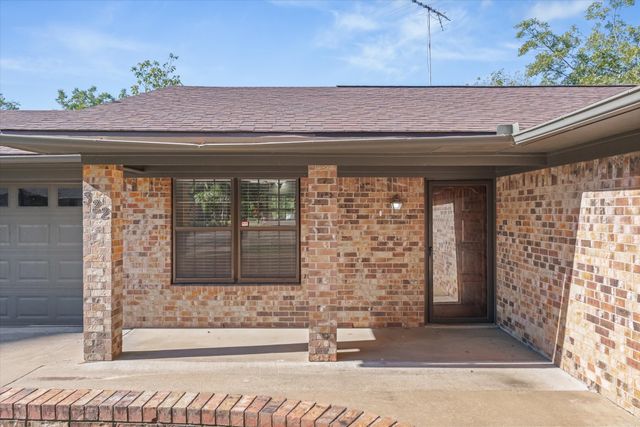 322 Juanita Avenue, Wills Point, TX 75169