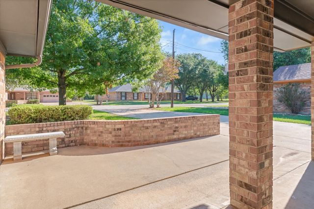 322 Juanita Avenue, Wills Point, TX 75169