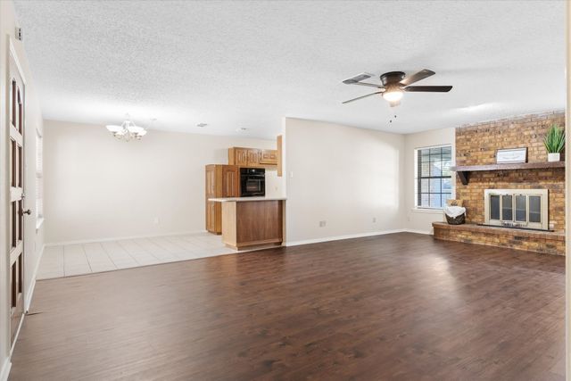 322 Juanita Avenue, Wills Point, TX 75169