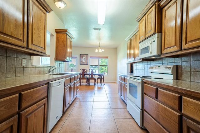 100 Pamela Drive, Gatesville, TX 76528