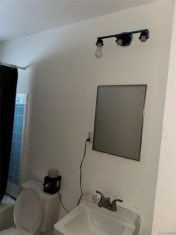 4900 Elmhurst Street, Detroit, MI 48204