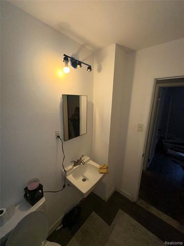 4900 Elmhurst Street, Detroit, MI 48204