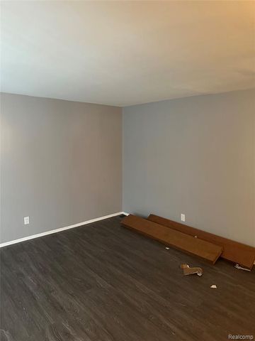 4900 Elmhurst Street, Detroit, MI 48204