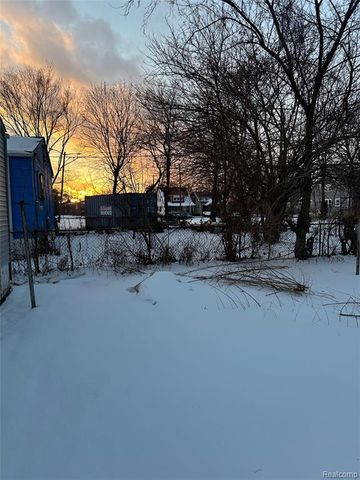 4900 Elmhurst Street, Detroit, MI 48204