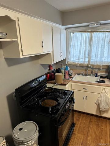 4900 Elmhurst Street, Detroit, MI 48204