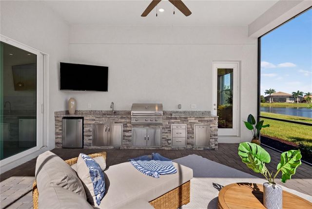 8154 REDONDA LOOP, Lakewood Ranch, FL 34202