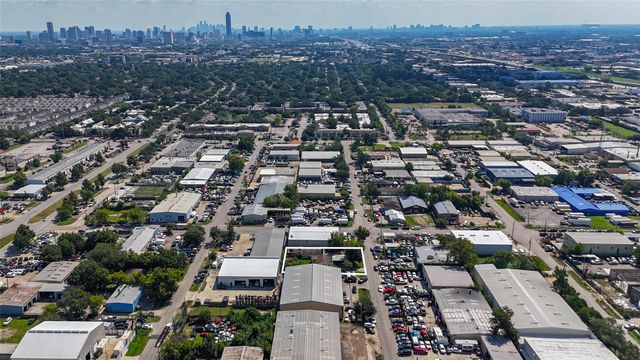 8710 Daffodil Street, Houston, TX 77063