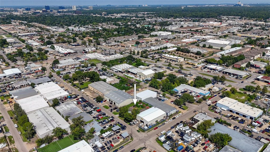 8710 Daffodil Street, Houston, TX 77063