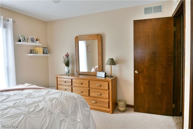 9271 Hillview Drive NE, Warren, OH 44484