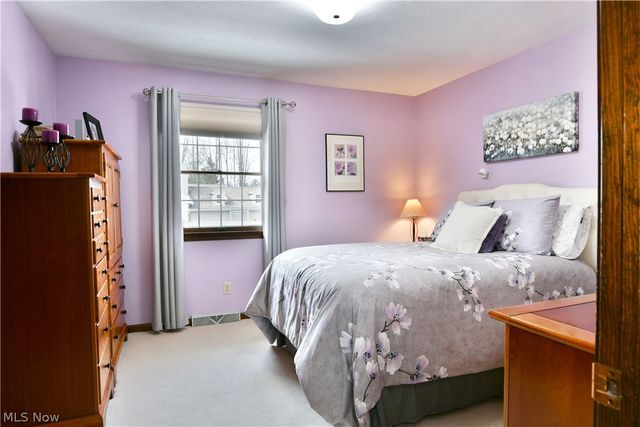 9271 Hillview Drive NE, Warren, OH 44484