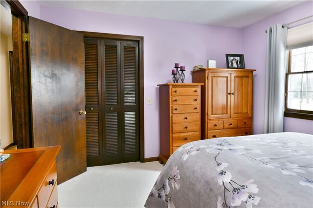 9271 Hillview Drive NE, Warren, OH 44484