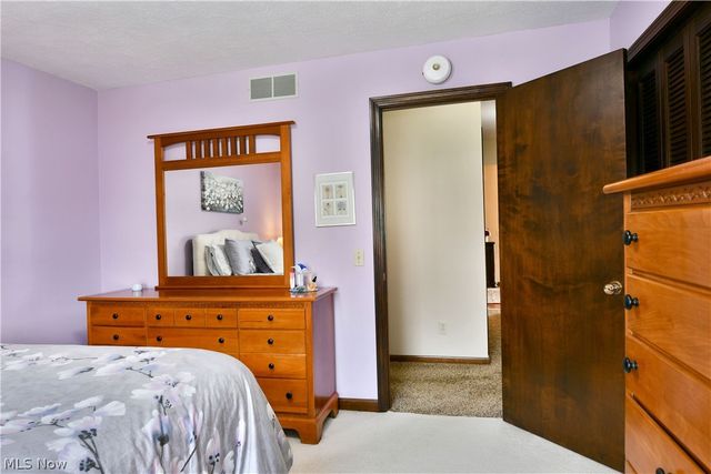 9271 Hillview Drive NE, Warren, OH 44484