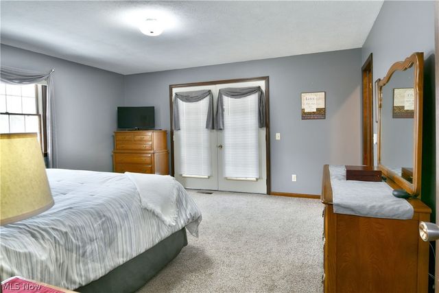 9271 Hillview Drive NE, Warren, OH 44484