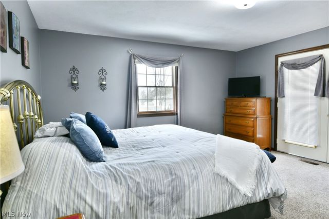 9271 Hillview Drive NE, Warren, OH 44484