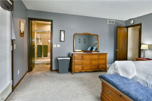 9271 Hillview Drive NE, Warren, OH 44484