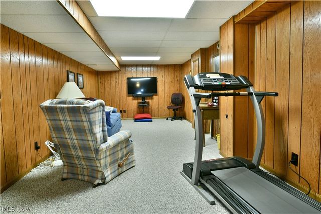 9271 Hillview Drive NE, Warren, OH 44484