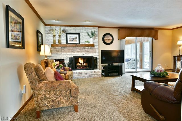 9271 Hillview Drive NE, Warren, OH 44484