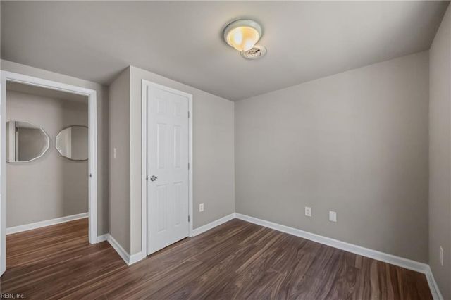 12 Tennis LN, Hampton, VA 23663