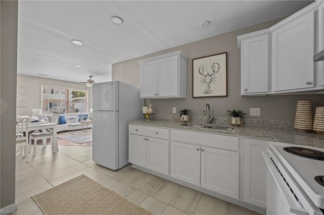 12 Tennis LN, Hampton, VA 23663
