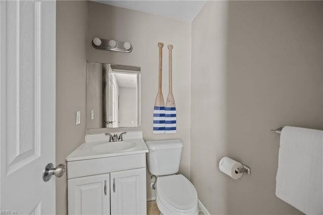 12 Tennis LN, Hampton, VA 23663