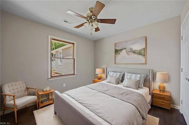 12 Tennis LN, Hampton, VA 23663