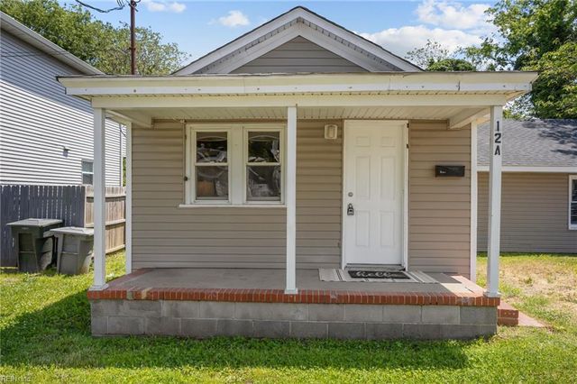 12 Tennis LN, Hampton, VA 23663