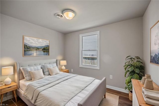 12 Tennis LN, Hampton, VA 23663