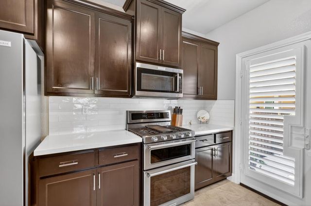211 Rochdale St, Roseville, CA 95661