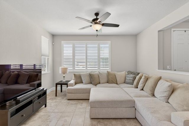 211 Rochdale St, Roseville, CA 95661