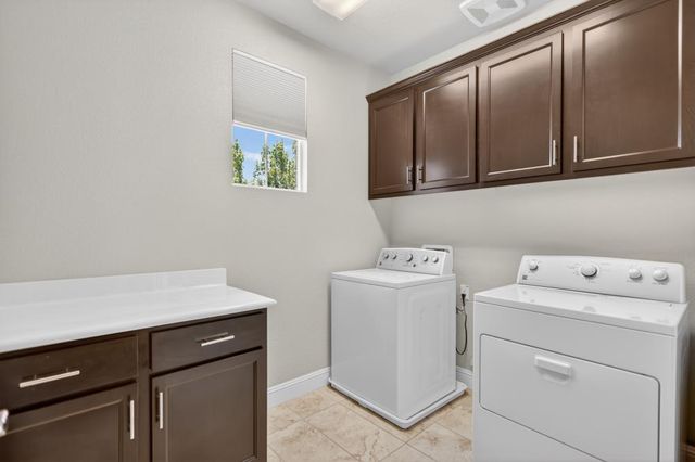 211 Rochdale St, Roseville, CA 95661