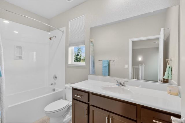 211 Rochdale St, Roseville, CA 95661