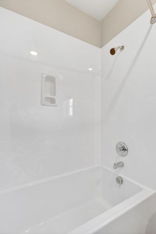 211 Rochdale St, Roseville, CA 95661