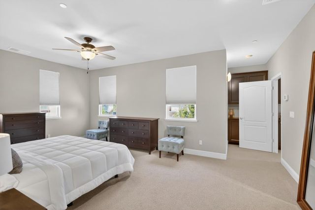 211 Rochdale St, Roseville, CA 95661