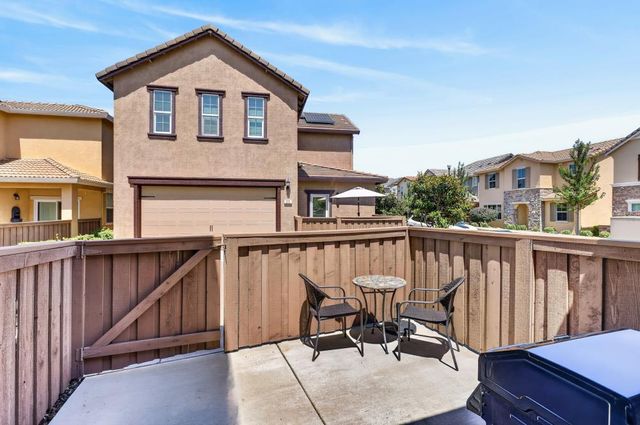 211 Rochdale St, Roseville, CA 95661