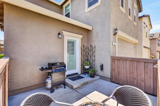 211 Rochdale St, Roseville, CA 95661
