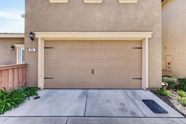 211 Rochdale St, Roseville, CA 95661