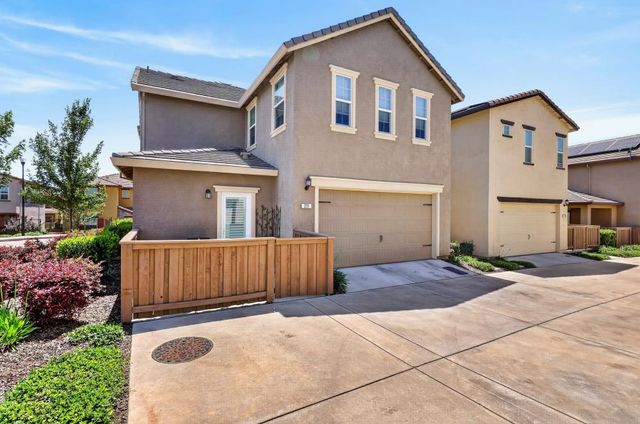 211 Rochdale St, Roseville, CA 95661