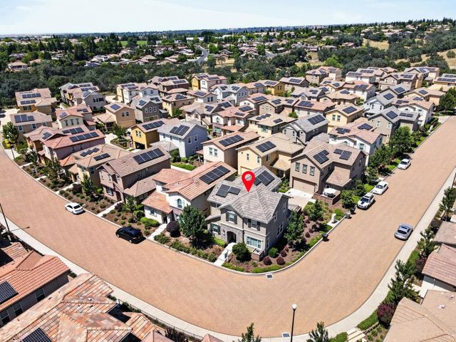211 Rochdale St, Roseville, CA 95661