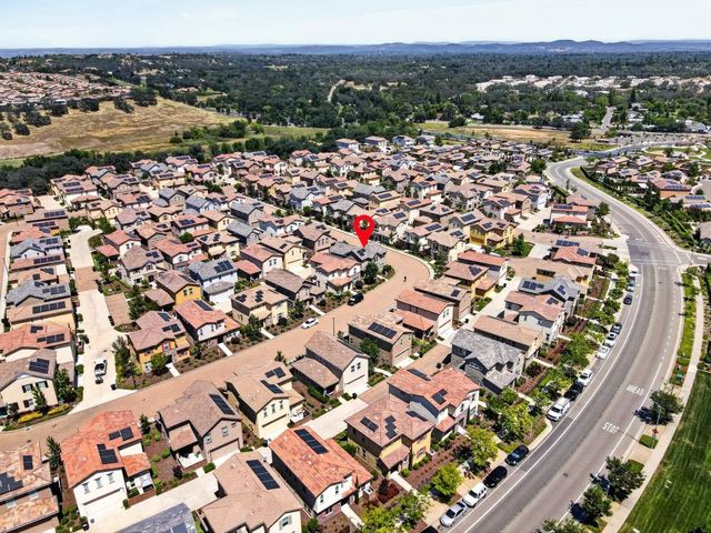 211 Rochdale St, Roseville, CA 95661