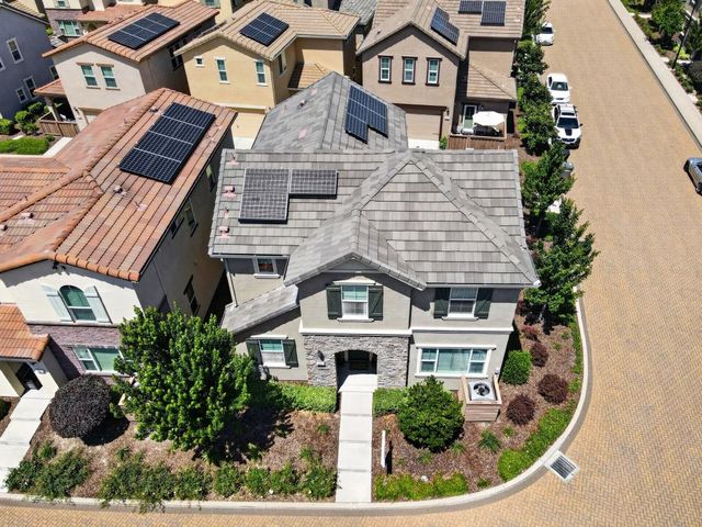 211 Rochdale St, Roseville, CA 95661
