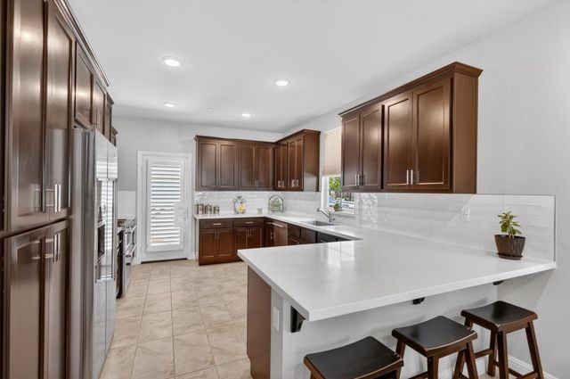 211 Rochdale St, Roseville, CA 95661