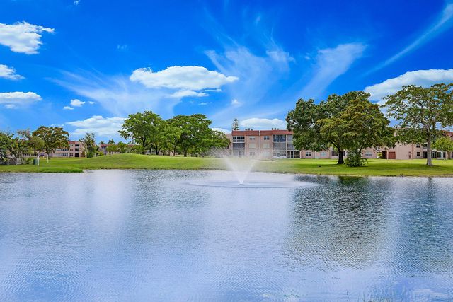 9201 Sunrise Lakes Boulevard 107, Sunrise, FL 33322