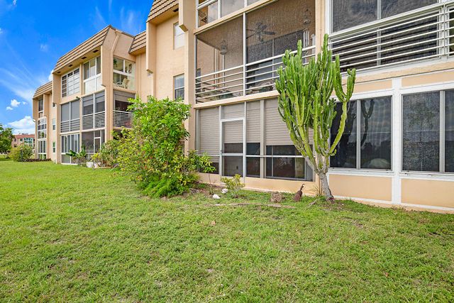 9201 Sunrise Lakes Boulevard 107, Sunrise, FL 33322