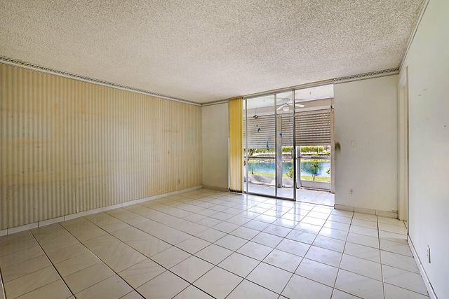 9201 Sunrise Lakes Boulevard 107, Sunrise, FL 33322