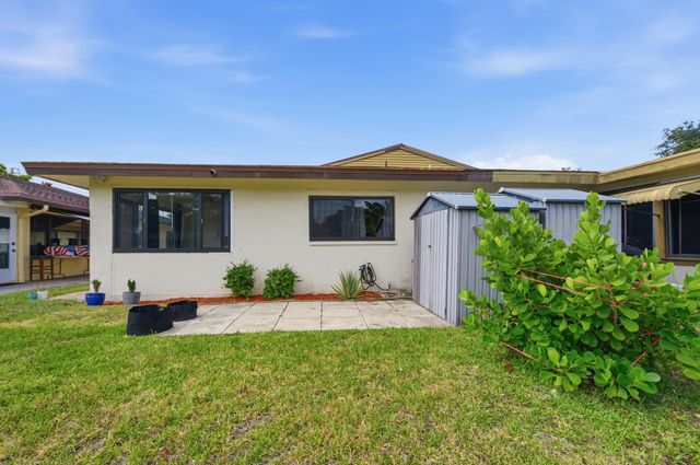 10222 Pine Drive, Boynton Beach, FL 33437