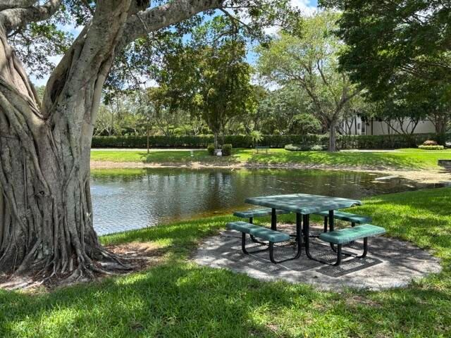 10222 Pine Drive, Boynton Beach, FL 33437